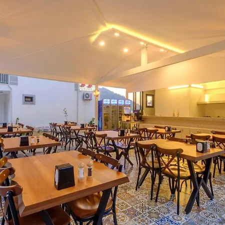 酒店 The Monastery (adults Only) 5*