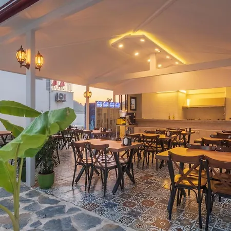 מלון The Monastery (adults Only)